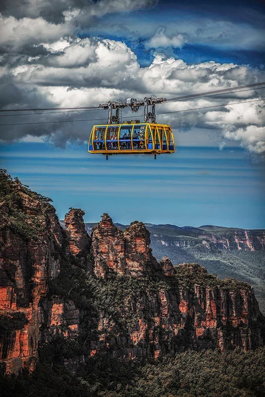 Scenic Skyway and Three Sisters. Photo: Blue Mountains Lithgow & Oberon Tourism. Image by David Hill.