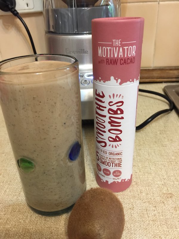 The Motivator with Raw Cacao is also a great yummy addition to my smoothies. I added milk, half a banana and also a kiwi fruit. 